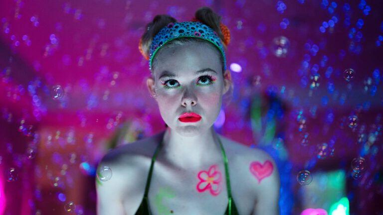 Elle Fanning redefine la nudidad