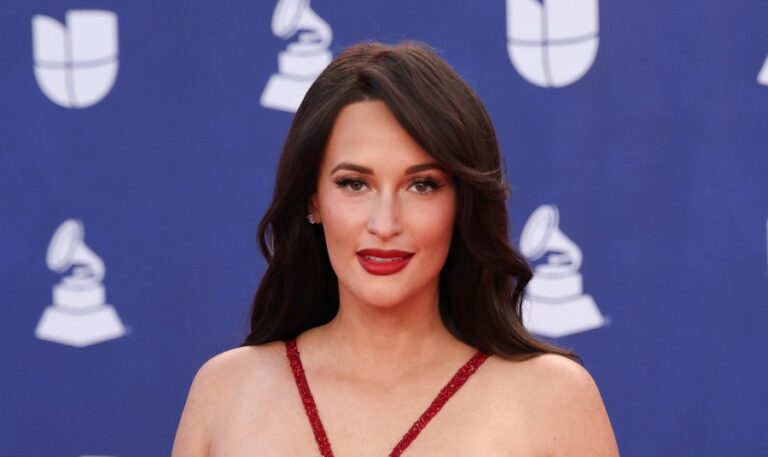 Kacey Musgraves y el enigma del ovni
