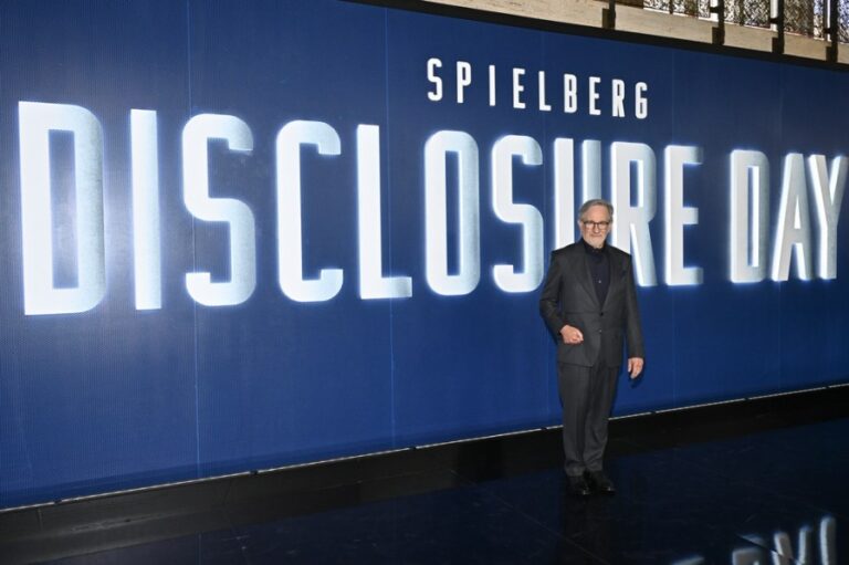 Coulthart elogia a Spielberg